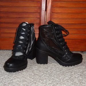 NWT Forever 21 Chunky Black Mesh Ankle Boots 5.5!